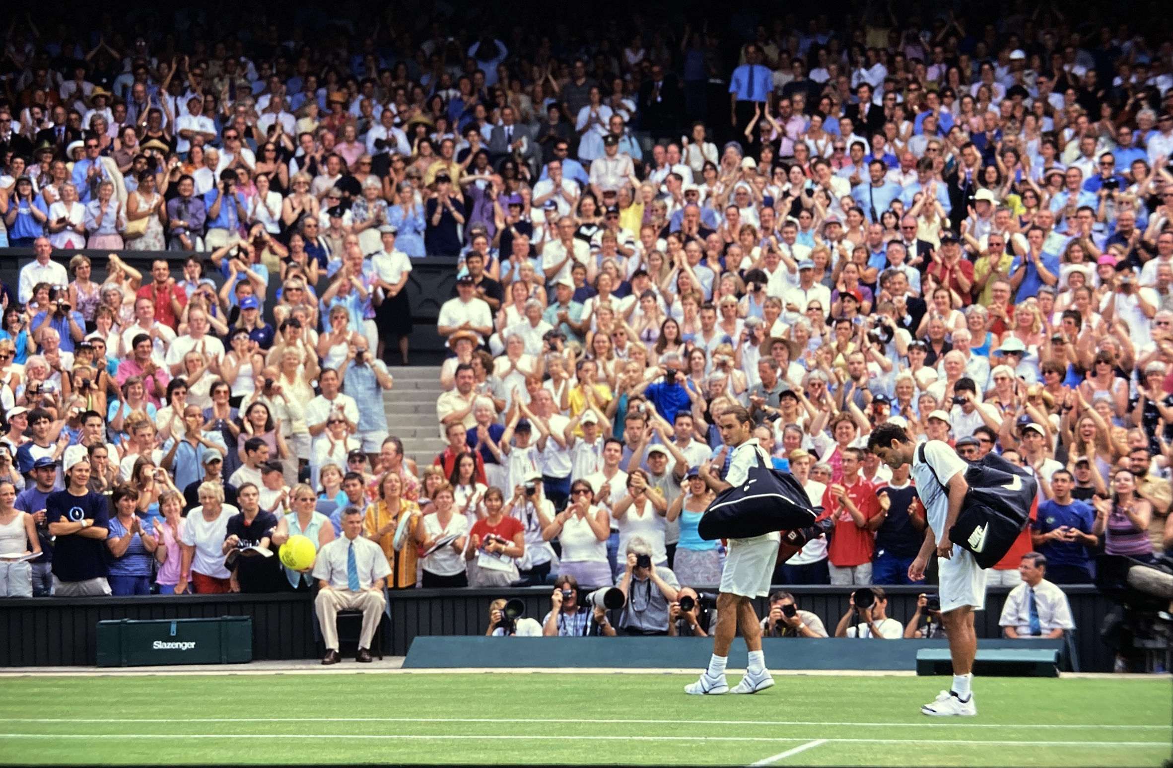 SAMPRAS,Pete(USA)　WIMBLEDON 2001 WIMBLEDON LONDON　UK Photographer / Hiromasa MANO (mannys@mannysjp.com)